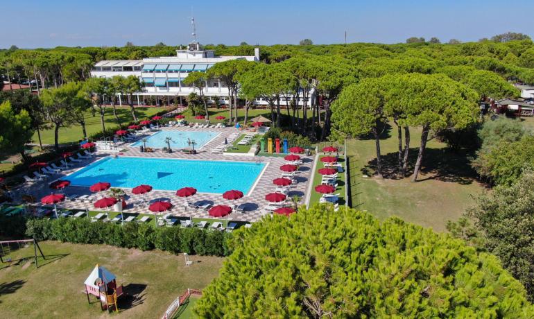 iltridente en weekend-offer-in-may-and-june-on-a-pitch-in-bibione 015